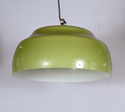Suspension en verre opalin vert, dans le...