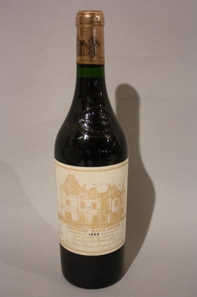 1 B CHÂTEAU HAUT BRION (e.t.h. légère) GCC1...