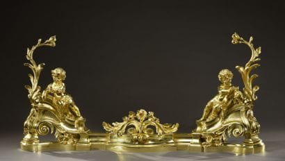 Devant de cheminée en bronze redoré à décor...
