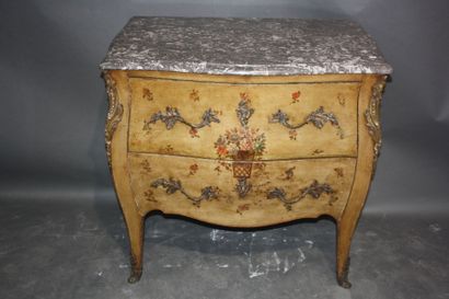 Commode sauteuse ouvrant à deux rangs de...