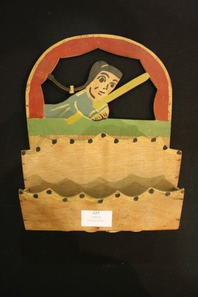 Porte-courrier mural en bois découpé et peint...