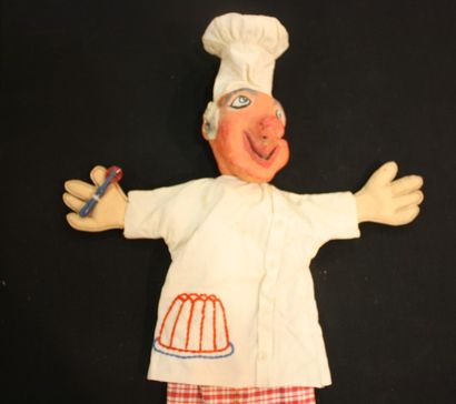 Le pâtissier vers 1950/1960. 

Belle marionnette...
