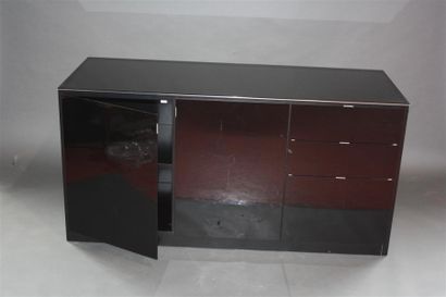 Molteni, attribué à

Meuble commode laqué...