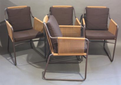 Roda

Série de huit fauteuils 