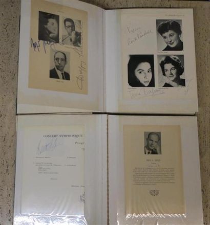 AUTOGRAPHES. 2 albums contenant plus de 70...