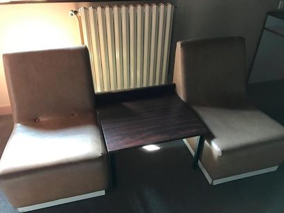 Fauteuils, table basse