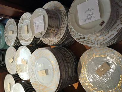 Lot d'assiettes 