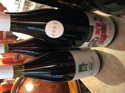 Bouteilles de vin : Moulin à Vent, Toques...