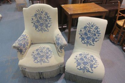 Fauteuil crapaud et bergère garnis de tissu...