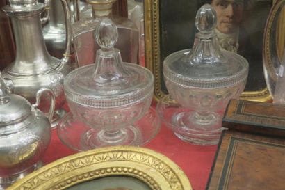 Paire de drageoirs en verre, style Empir...