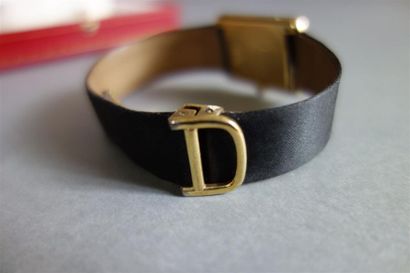 Must de CARTIER : Montre de dame en Vermeil...