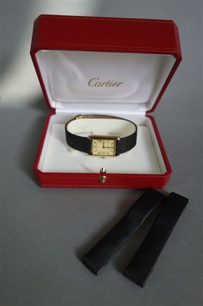 Must de CARTIER : Montre de dame en Vermeil...