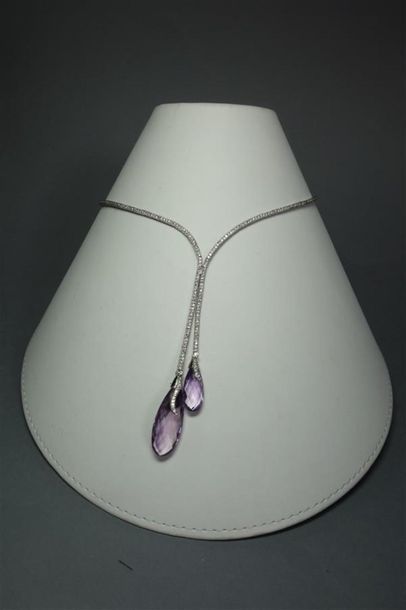 Collier négligé en or gris 18K (750/oo) à...