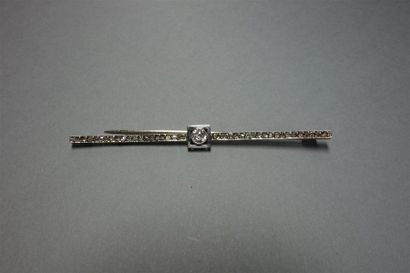 Broche barrette en platine (850/oo) et or...