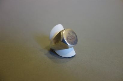GUCCI : Chevalière en argent (925/oo) de...