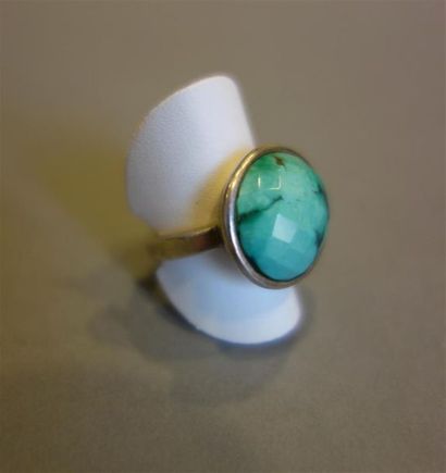 Bague en argent (925/oo) ornée d'un cabochon...