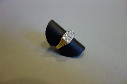 Bague Jarretière ancienne en or jaune 18K...