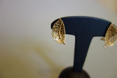 Paire de clips d'oreilles en or jaune 18K...
