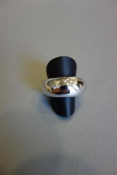 CHAUMET : Bague Jonc lisse en or gris 18K...