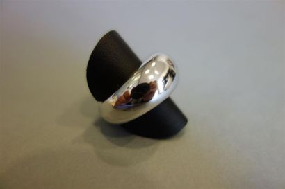 CHAUMET : Bague Jonc lisse en or gris 18K...