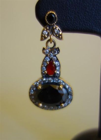 Paire de pendants d'oreilles en argent (925/oo)...