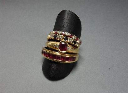 Lot en or jaune 18K (750/oo) comprenant trois...