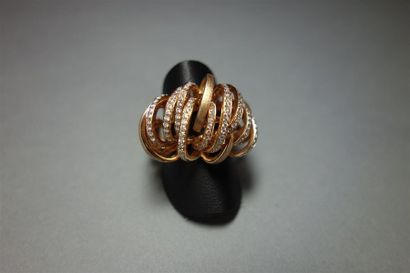 Bague en or jaune 18K (750/oo) lisse et satiné...