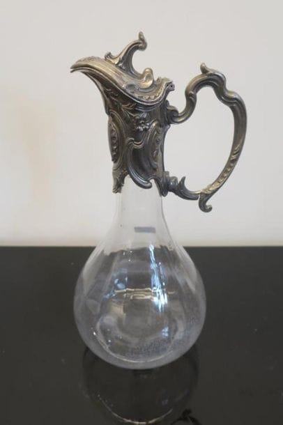 Aiguière en verre avec col en étain