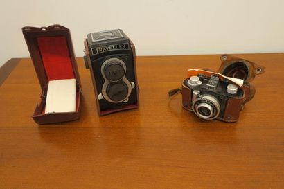 2 appareils photo anciens