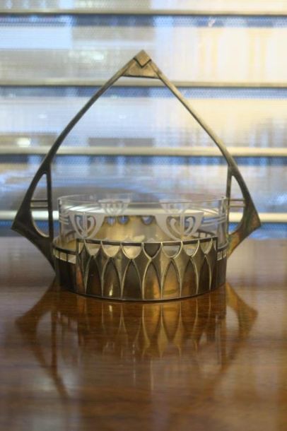 Panier en métal argenté ajourée, intérieur...