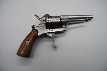 REVOLVER à broche, poinçon 