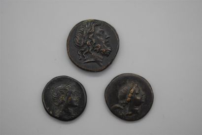 PONT -AMISOS
TROIS PETITS BRONZES frappés...