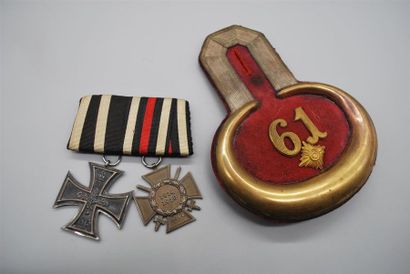 Portée de 2, on y joint une épaulette d'officier...