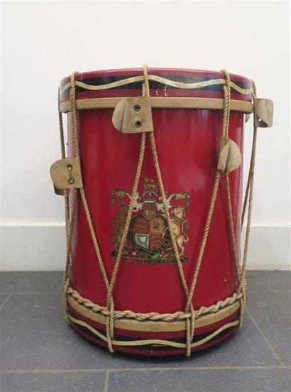 TAMBOUR, aménagé en bar, années 60.