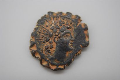 SYRIE- ANTIOCHOS VI
BRONZE serratus de 22...