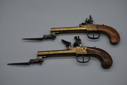 PISTOLETS DE MARINE A SILEX A BAIONNETTE,...
