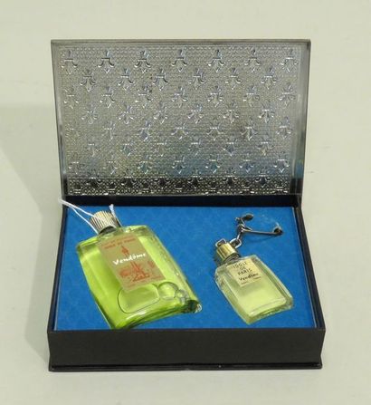 PARFUMEUR VENDOME

Coffret en métal, décoré...