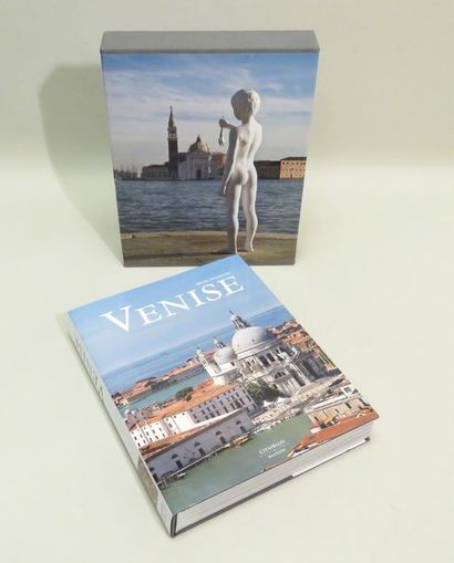 VENISE, par Michel HOCHMANN. 495 pages, In-Folio,...
