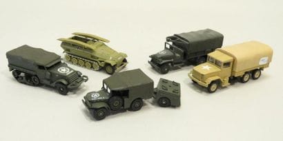SOLIDO, France. Lot de cinq véhicules militaires,...