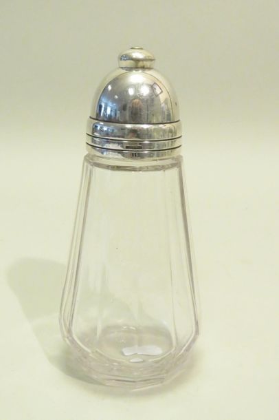 Orfèvre : CHRISTOFLE. Beau sucrier en verre...