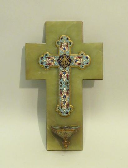 Beau bénitier d'applique formant croix, en...