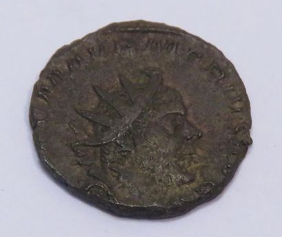 ROME

Antoninien de Marius au revers Victoria,...
