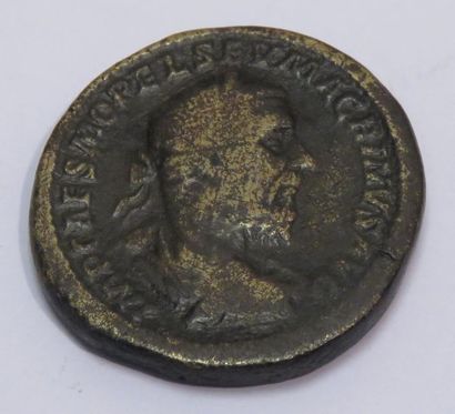 ROME

Sesterce de Macrin au revers Liberalitas

25,5...