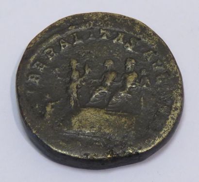 ROME

Sesterce de Macrin au revers Liberalitas

25,5...