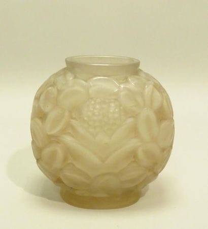 LUNEVILLE (Verlys, probablement). Beau vase...