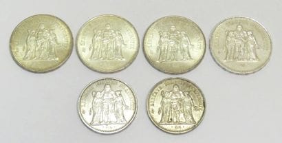 Lot de six pièces en argent 