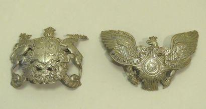 Lot de deux plaques ( dont czapka pour les...