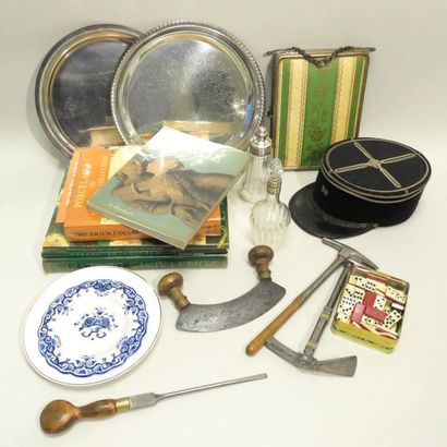 Lot d'objets divers en vrac (1 carton).