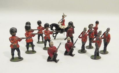 Lot de quatorze soldats britanniques en aluminium...