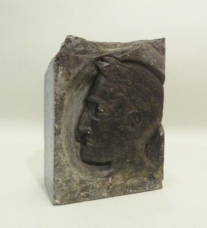 F.LEY (Xxème). Bloc de pierre sculptée en...